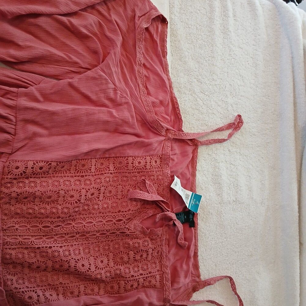 NWT Rue 21 Women 3X Flowy & Cold Shoulder Blouse - Picture 3 of 7